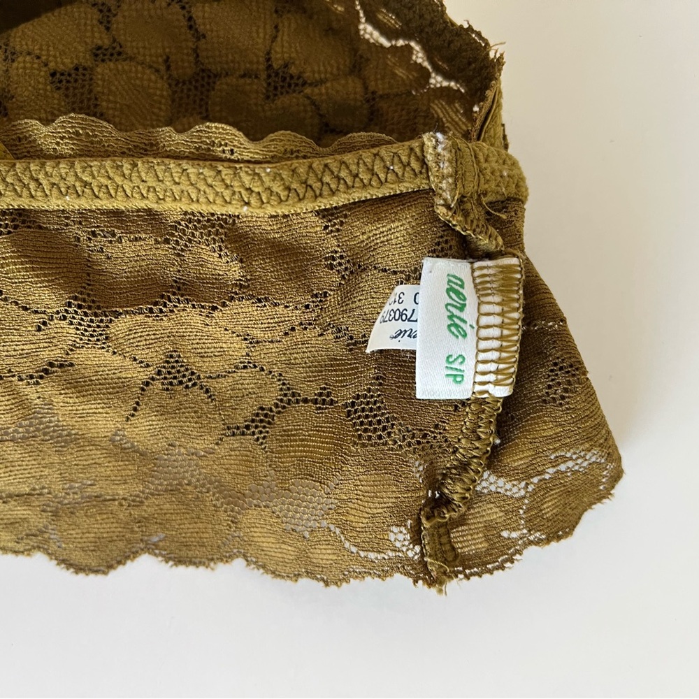 Lace Bralette Set of 4- Red, White, and Green - Picture 8 of 10